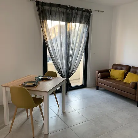 In - T2 Saint Martin Du Touch